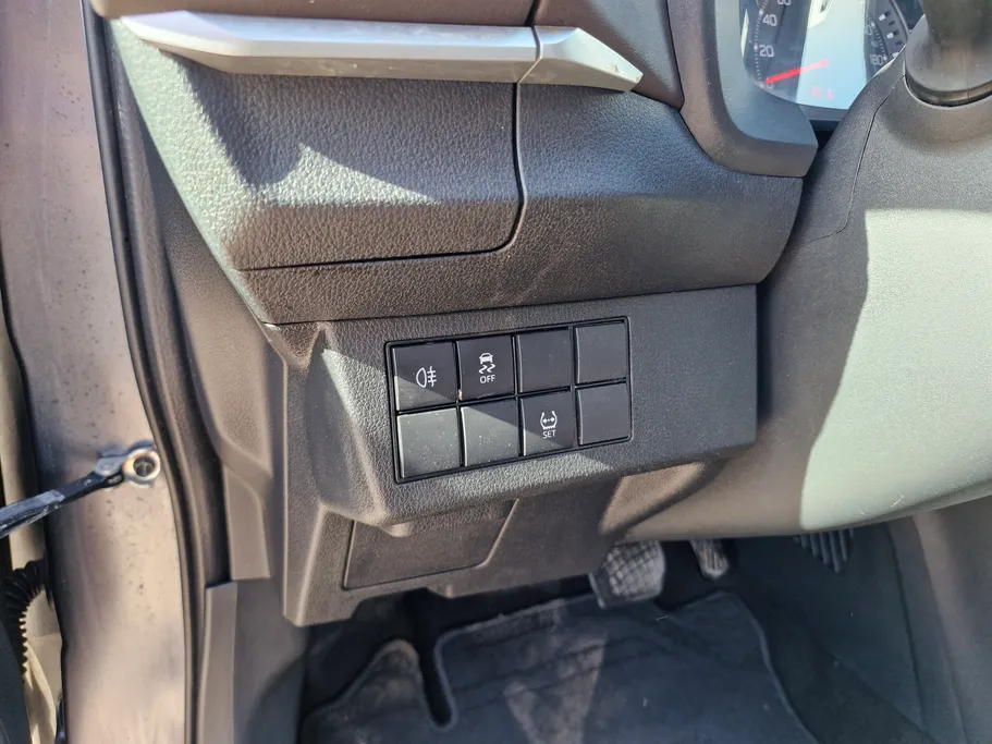 تويوتا يارس Y 2024 