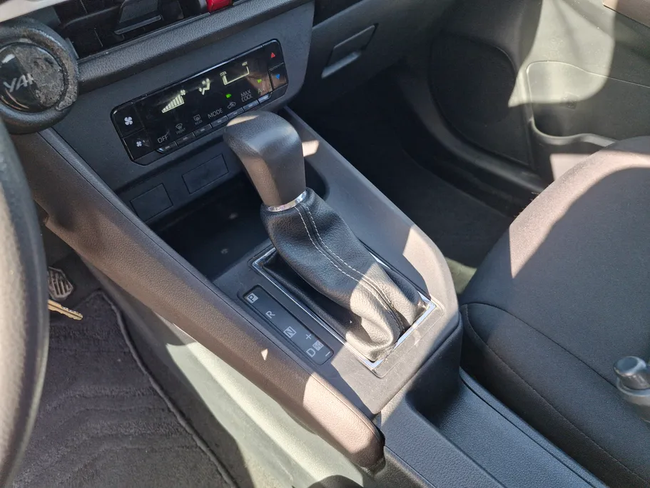 تويوتا يارس Y 2024 