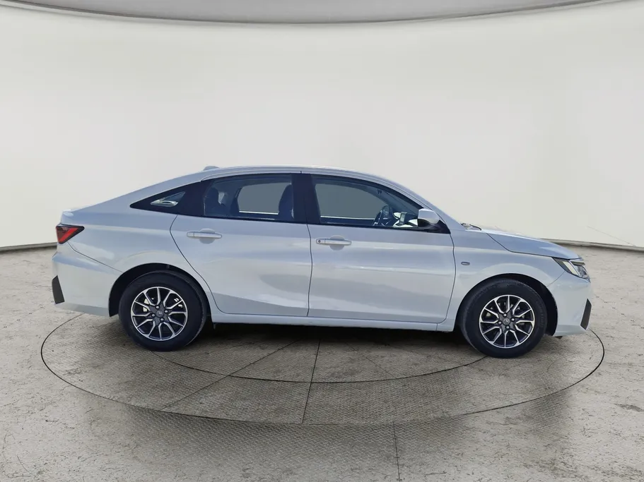 2023 Toyota Yaris  Y 