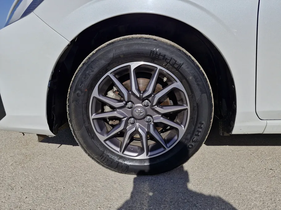 2023 Toyota Yaris  Y 