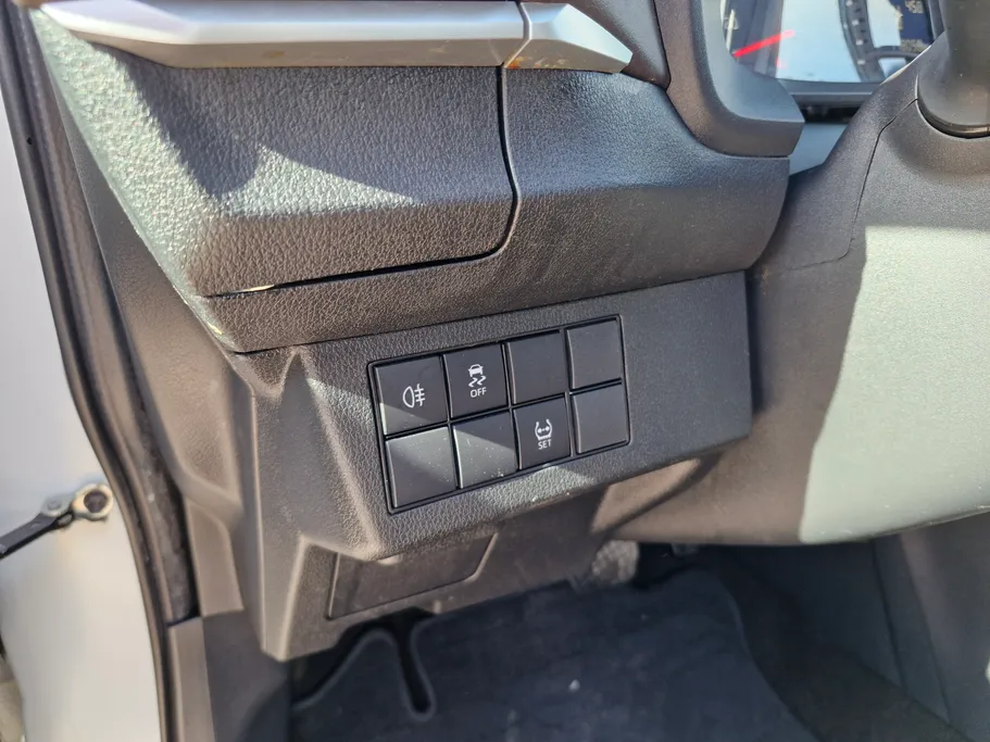 2023 Toyota Yaris  Y 