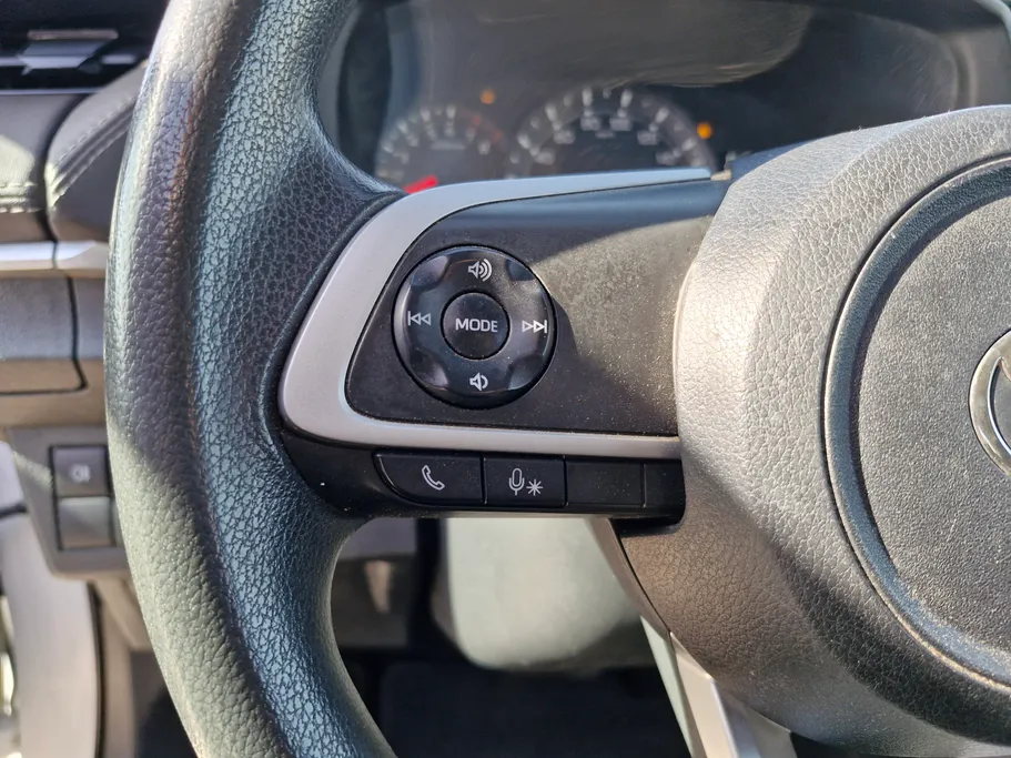 2023 Toyota Yaris  Y 