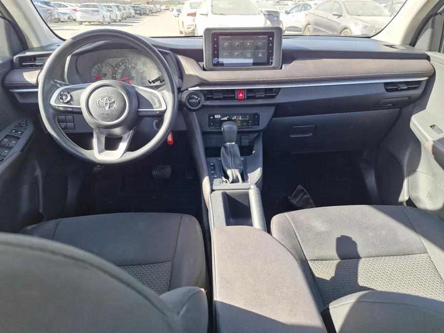 2023 Toyota Yaris  Y 