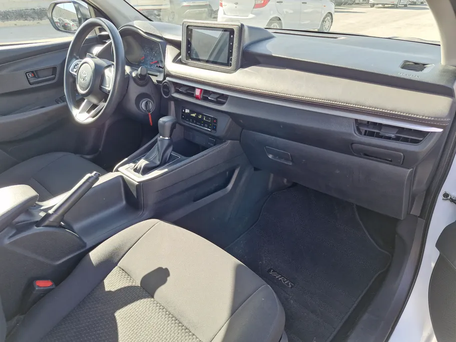 2023 Toyota Yaris  Y 