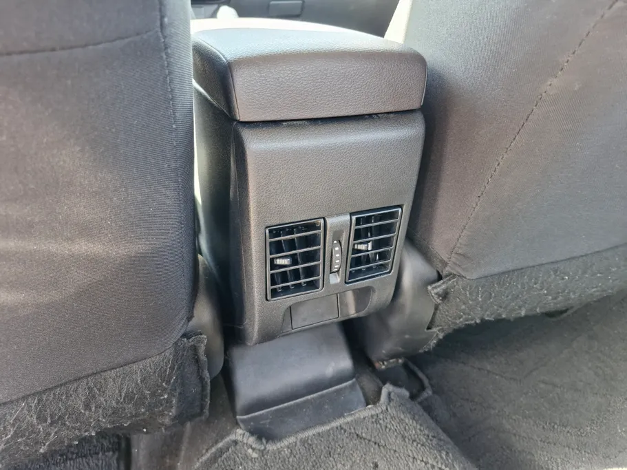 2023 Toyota Yaris  Y 