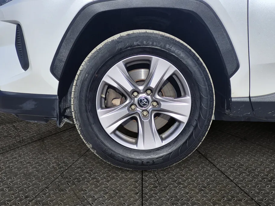 تويوتا راف فور LE 2023 