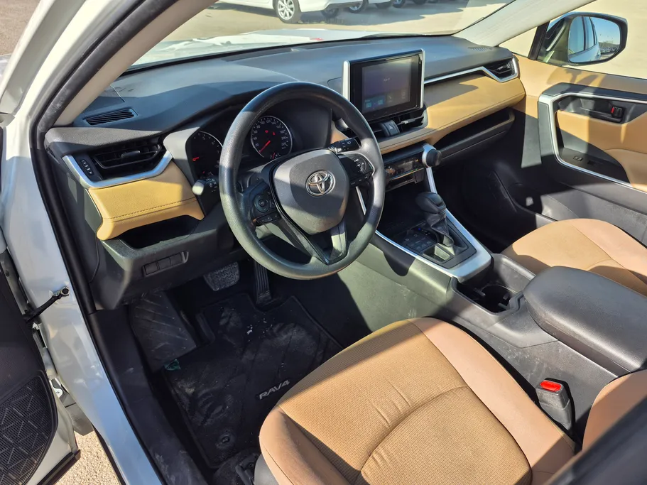 تويوتا راف فور LE 2023 