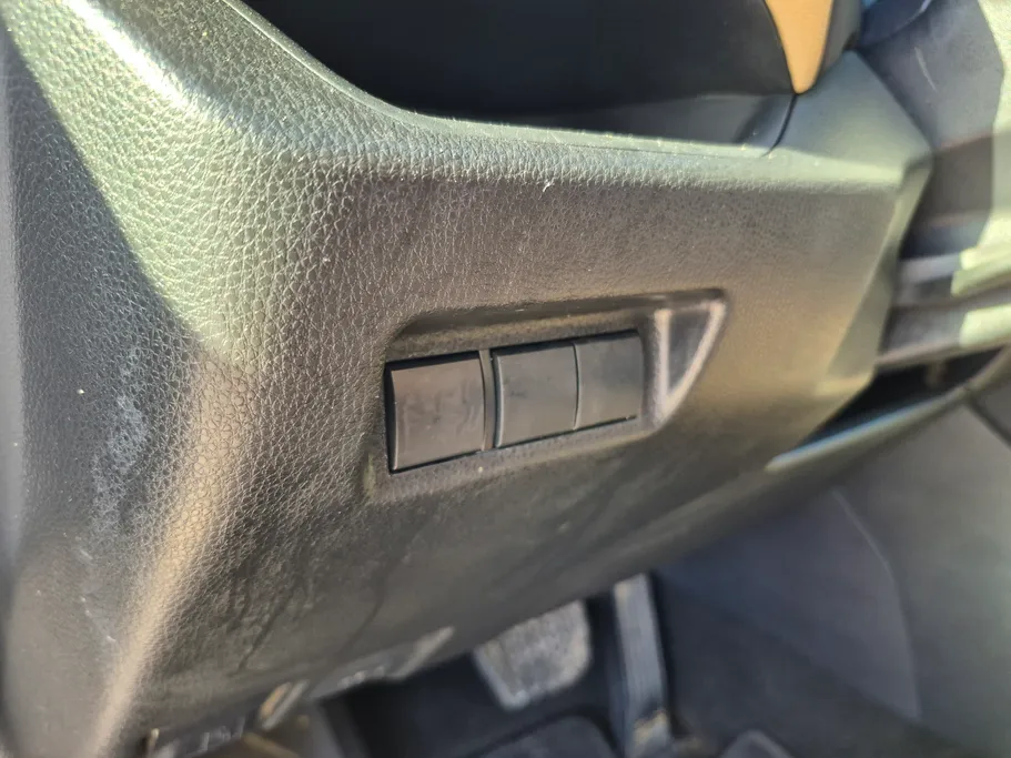 تويوتا راف فور LE 2023 