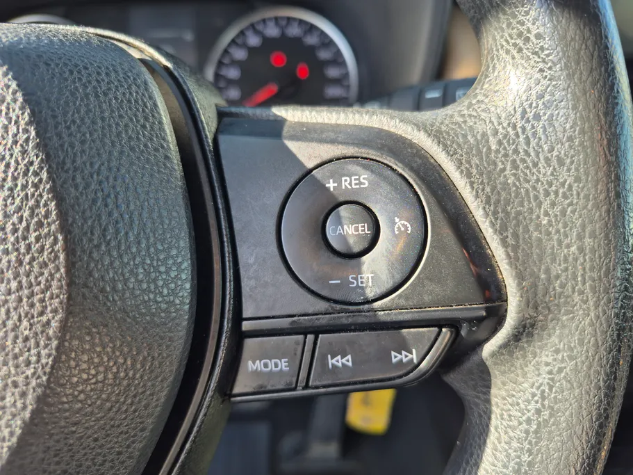 تويوتا راف فور LE 2023 