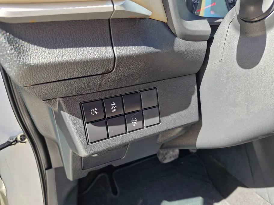 تويوتا يارس Y 2023 