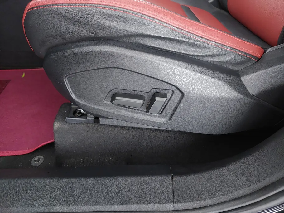 2023 FAW Bestune T77  