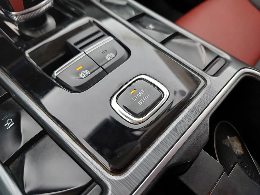 2023 FAW Bestune T77  