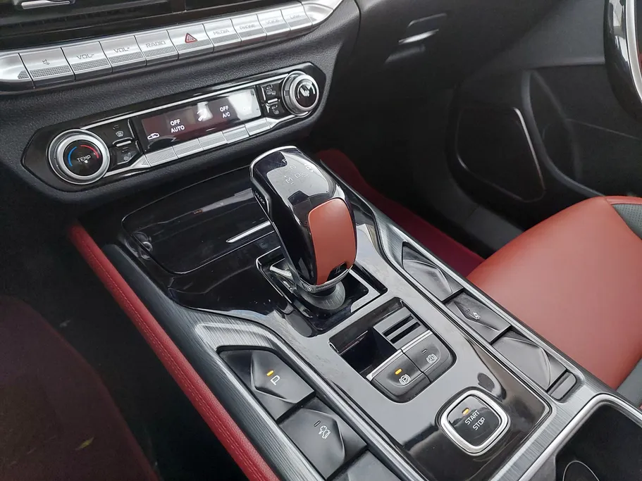 2023 FAW Bestune T77  