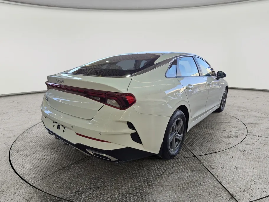 2022 Kia K5 LX 