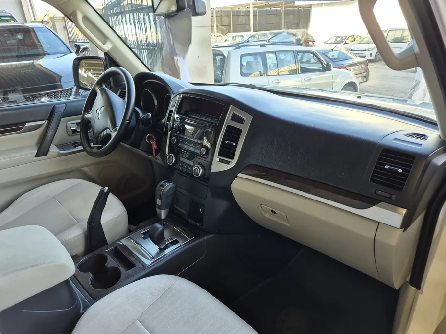 2022 Mitsubishi Pajero GLS 5Doors 