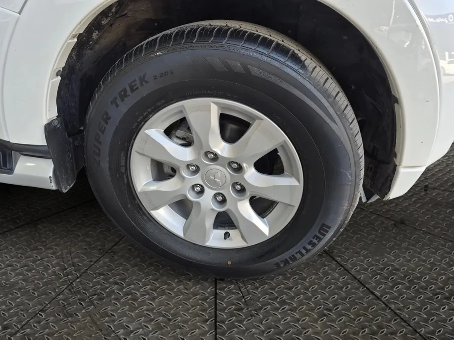 2022 Mitsubishi Pajero GLS 5Doors 