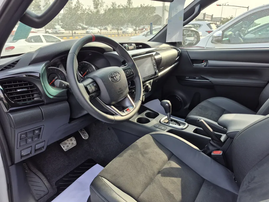 تويوتا هايلكس GR Sport 2025 