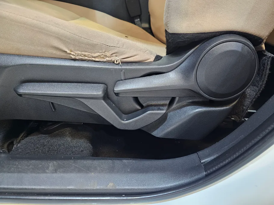 2023 Toyota Yaris  Y 