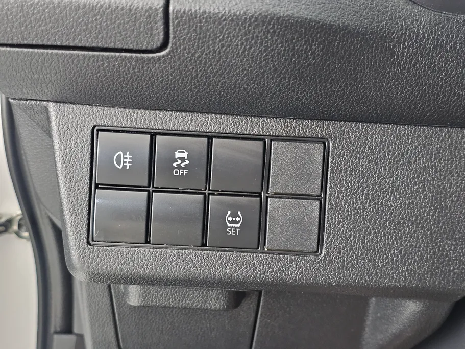 2023 Toyota Yaris  Y 