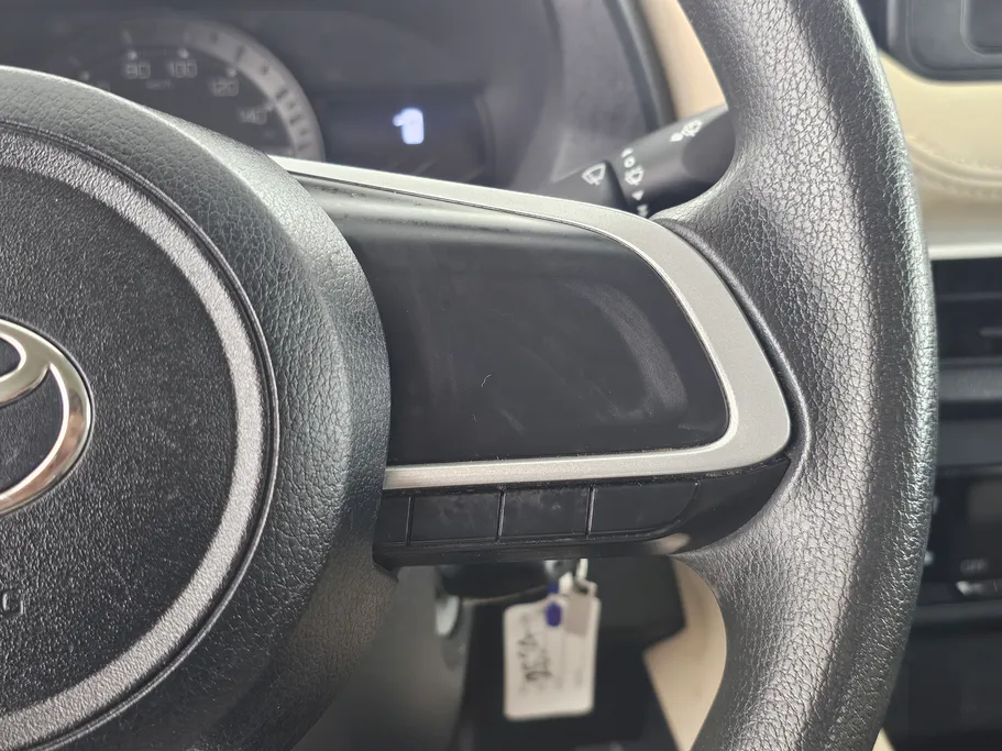 2023 Toyota Yaris  Y 