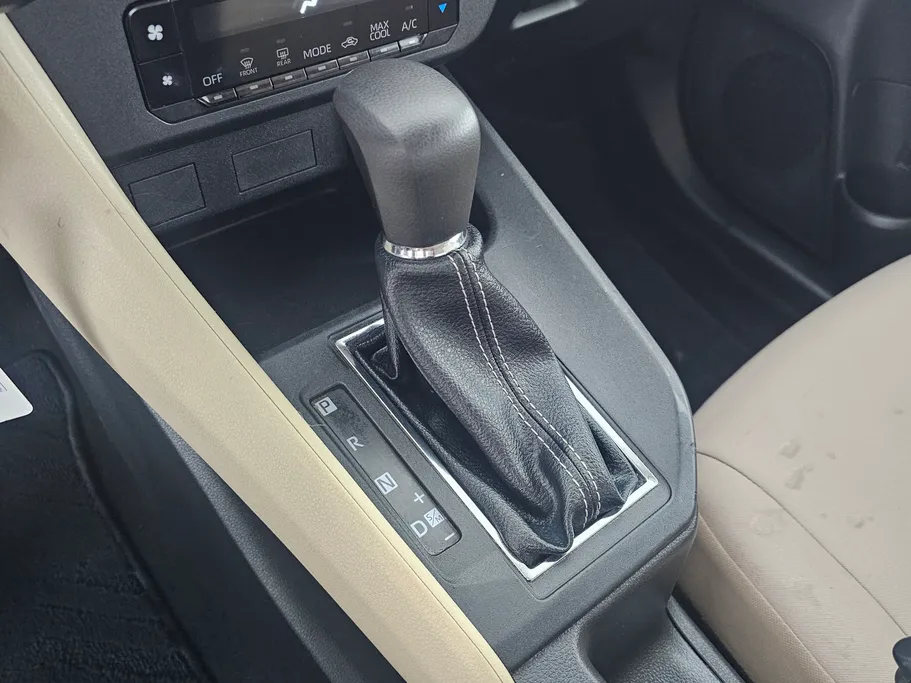 2023 Toyota Yaris  Y 