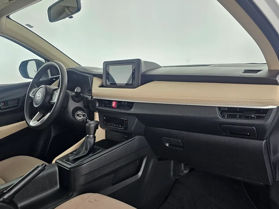 2023 Toyota Yaris  Y 