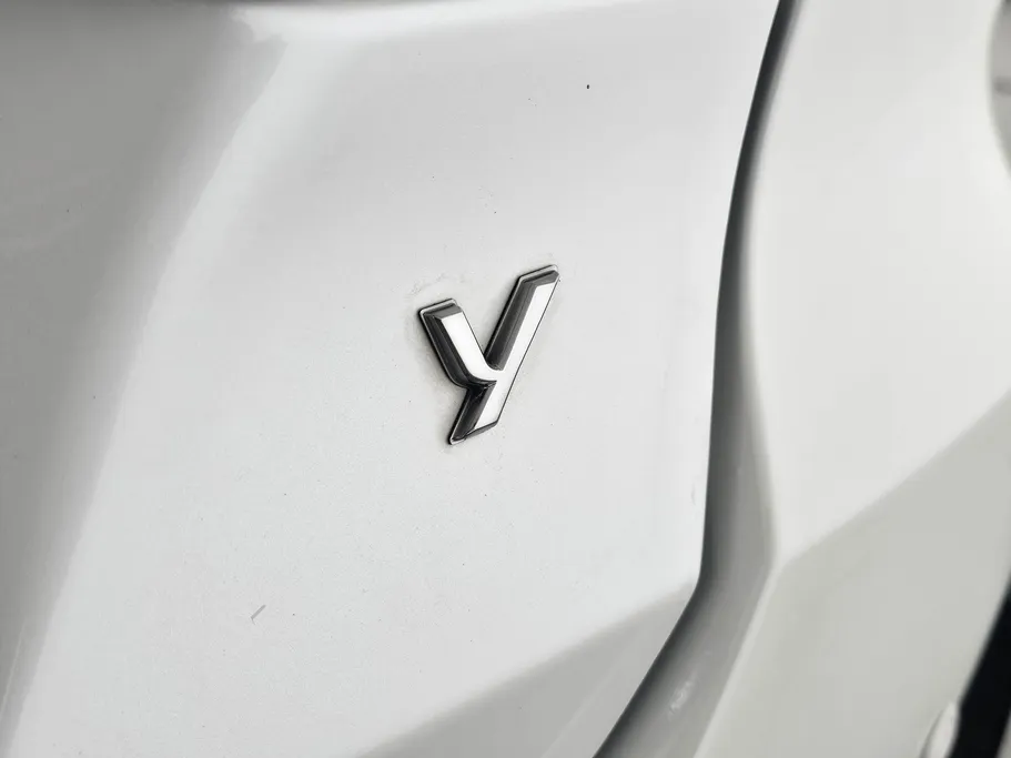 2023 Toyota Yaris  Y 