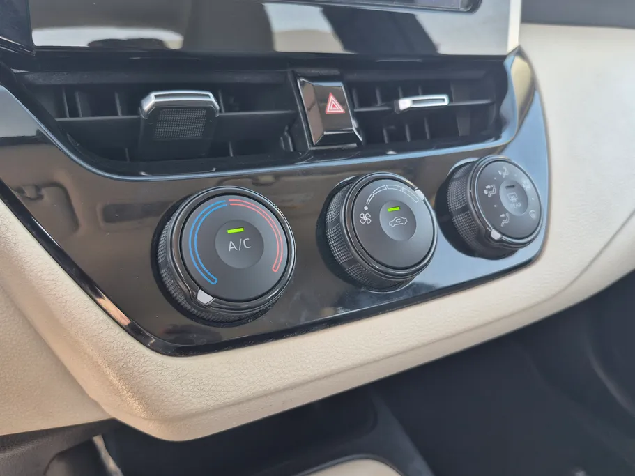 تويوتا كورولا XLI 2024 