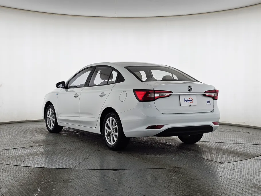 ام جي 5 STD 2024 