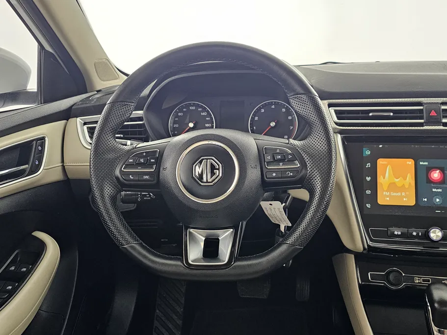 ام جي 5 STD 2024 