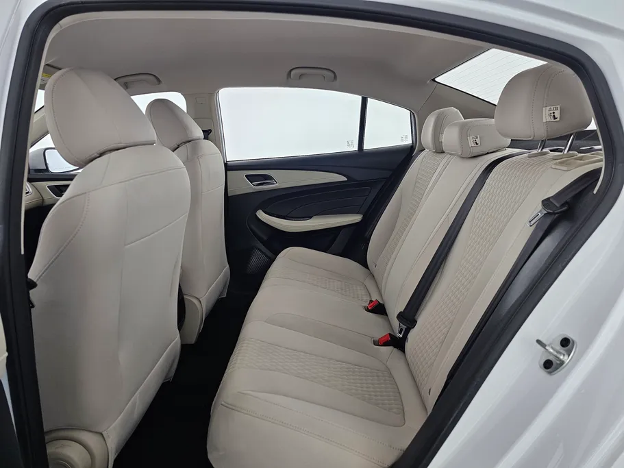 ام جي 5 STD 2024 