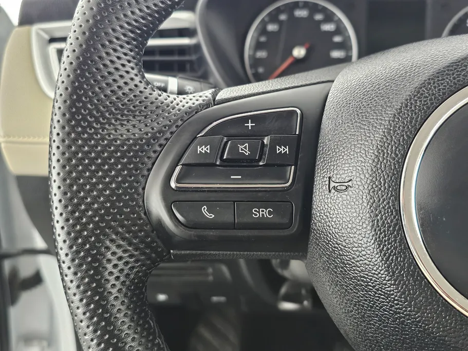 ام جي 5 STD 2024 