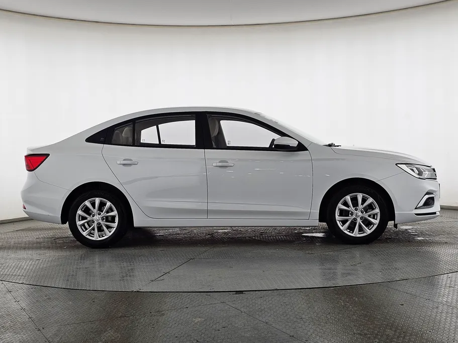 ام جي 5 STD 2024 