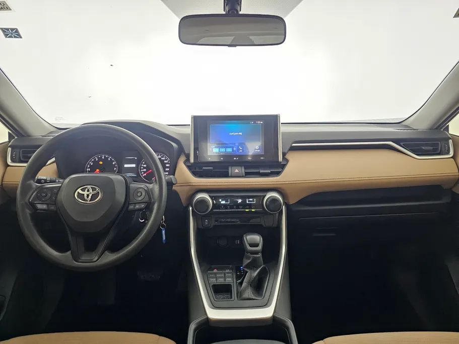 2023 تويوتا RAV4 LE 