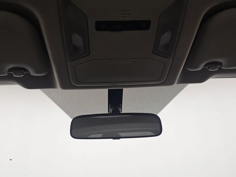 2023 تويوتا RAV4 LE 