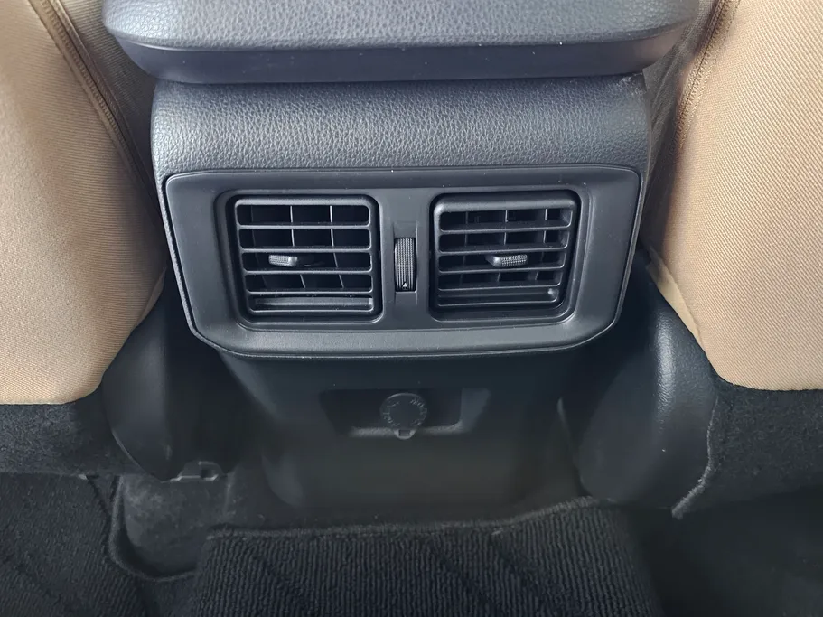 2023 تويوتا RAV4 LE 