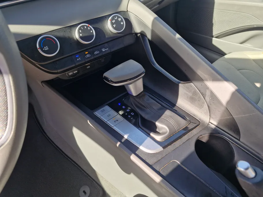 2024 Hyundai Elantra Fleet 