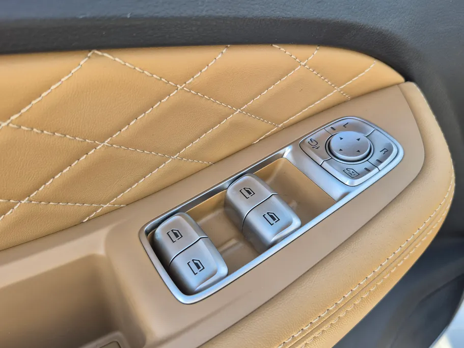 ام جي RX8 LUX 2024 