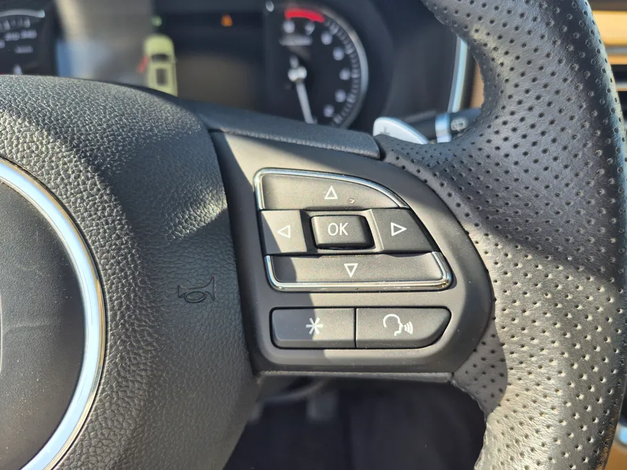 ام جي RX8 LUX 2024 