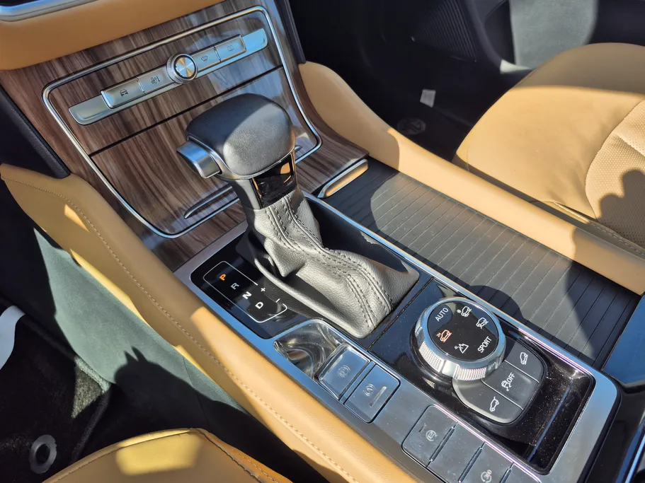 ام جي RX8 LUX 2024 