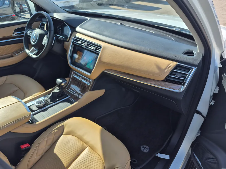 ام جي RX8 LUX 2024 