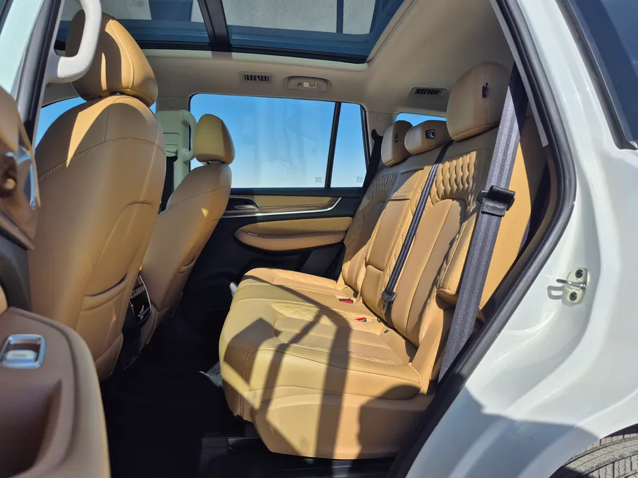 ام جي RX8 LUX 2024 