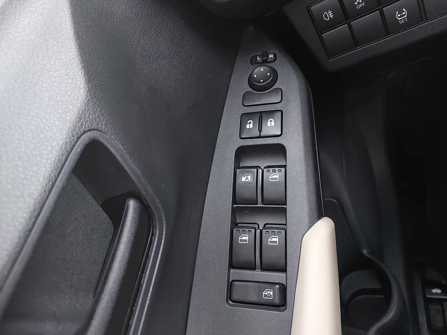 تويوتا يارس Y 2024 