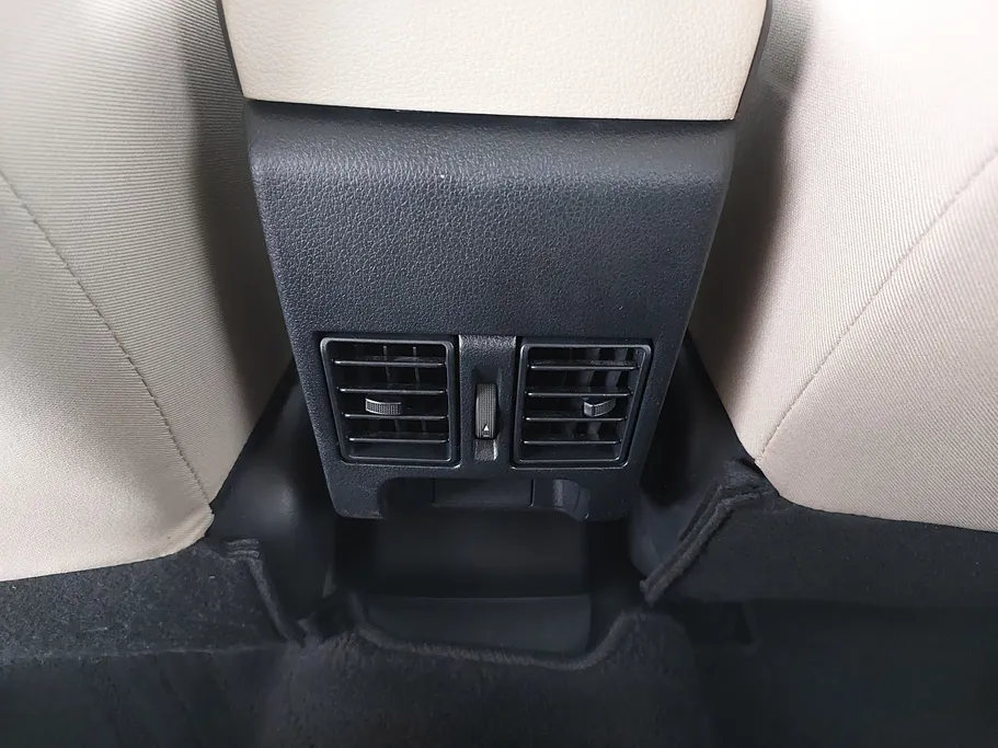 تويوتا يارس Y 2024 