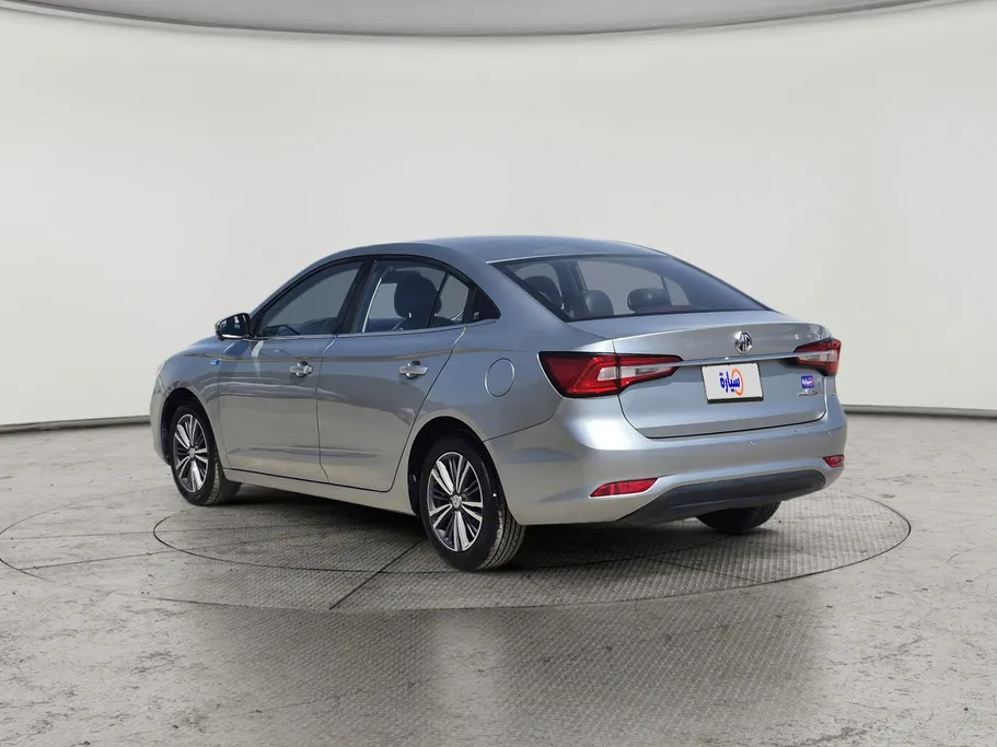 ام جي 5 LUX 2023 