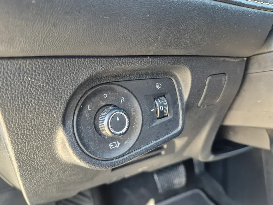 ام جي 5 LUX 2023 