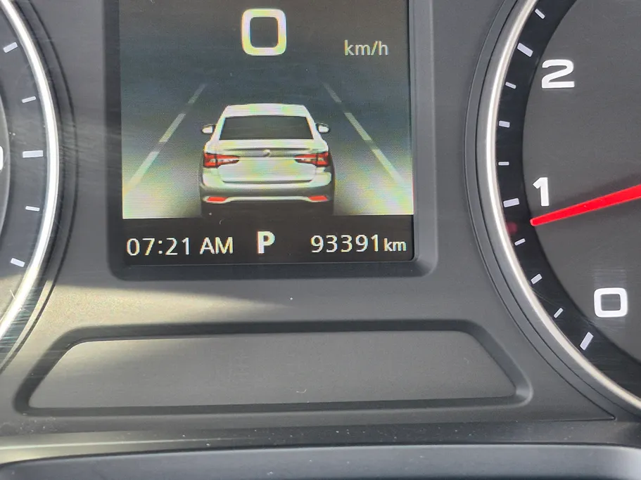 ام جي 5 LUX 2023 