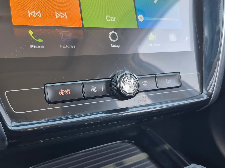 ام جي 5 LUX 2023 