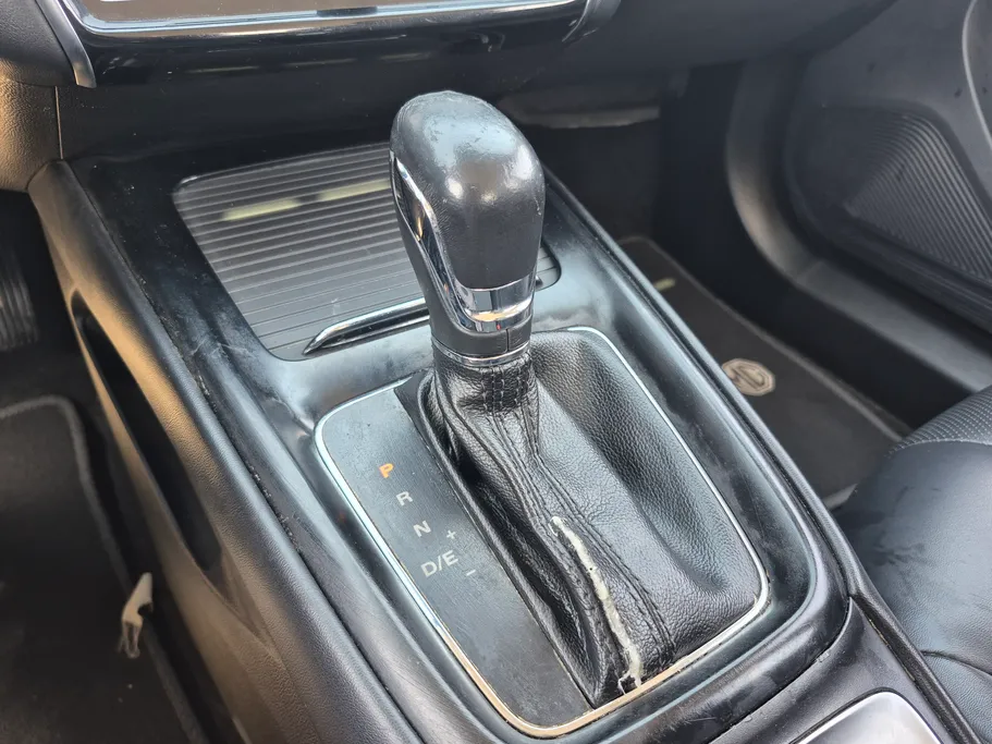 ام جي 5 LUX 2023 