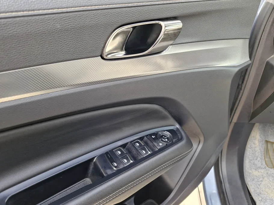 فورد تريتوري امبيانتي 2025 